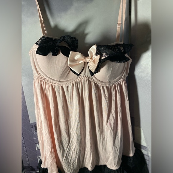 Pink and black bow lingerie top - Picture 3 of 6